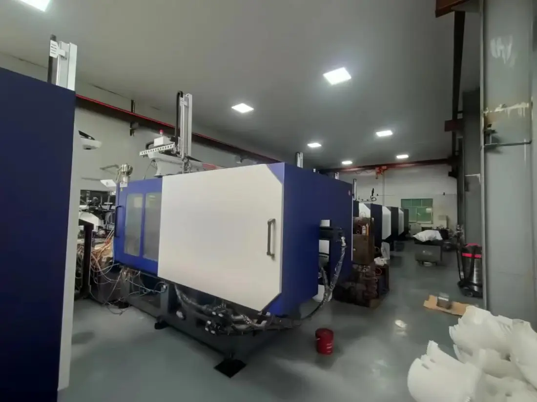 Plastic Mold Injection Workshop